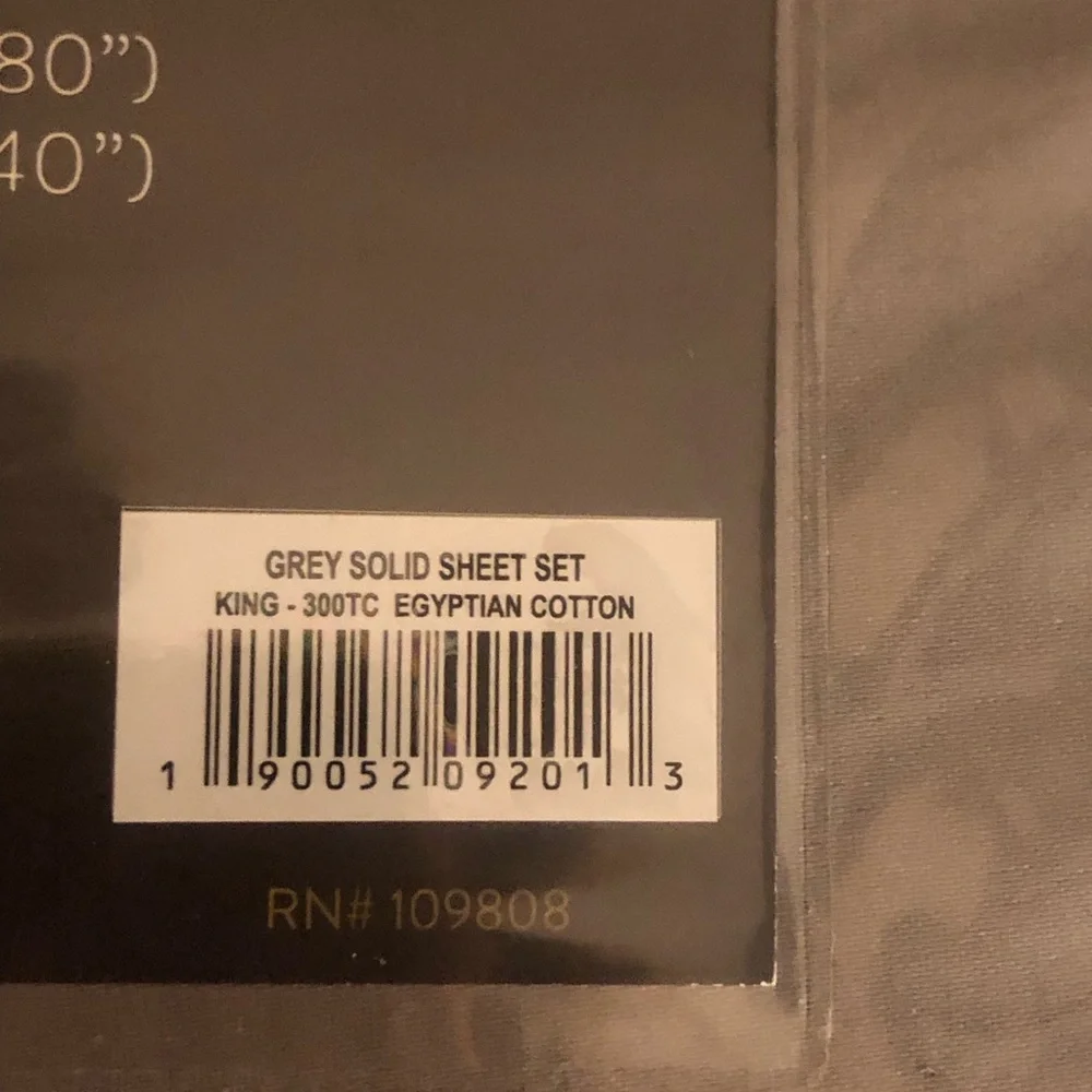 Brand New Superior King Sheet Set in Grey